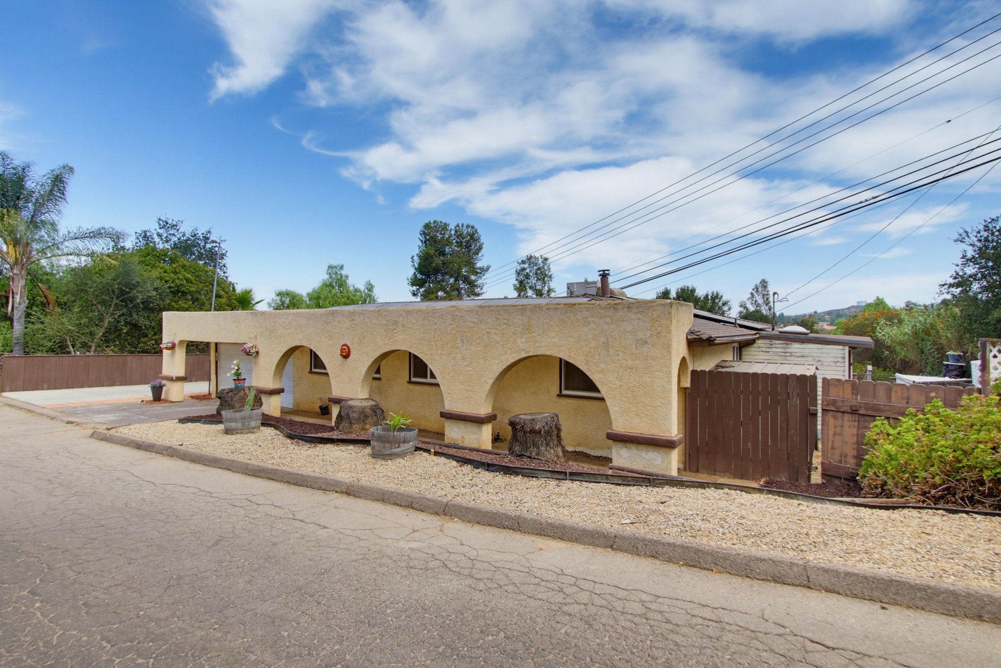 Virtual tour photo 4 of 51 for 321 North Ln