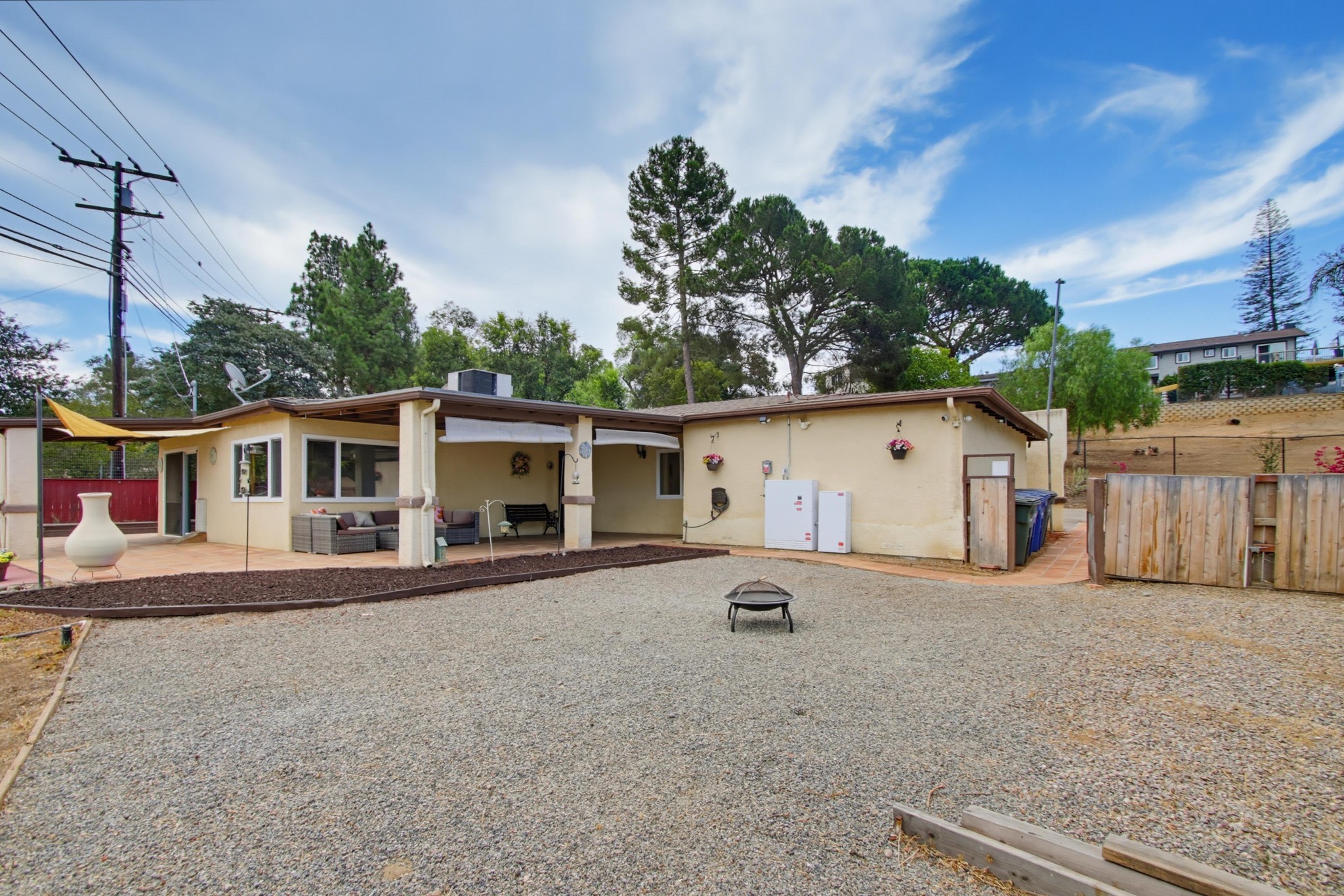Virtual tour photo 7 of 51 for 321 North Ln