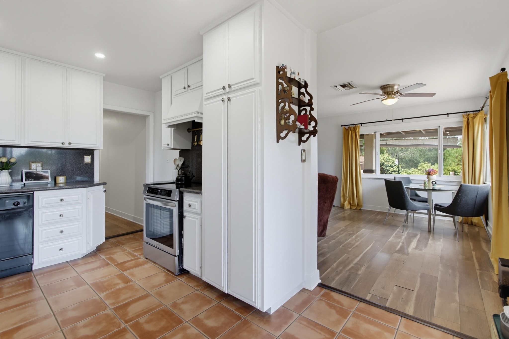 Virtual tour photo 17 of 51 for 321 North Ln