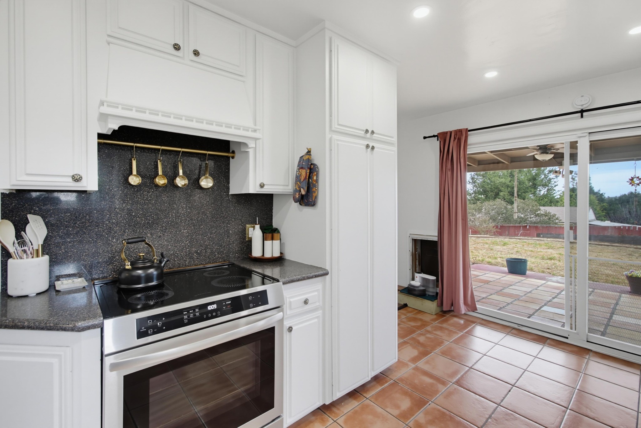 Virtual tour photo 21 of 51 for 321 North Ln