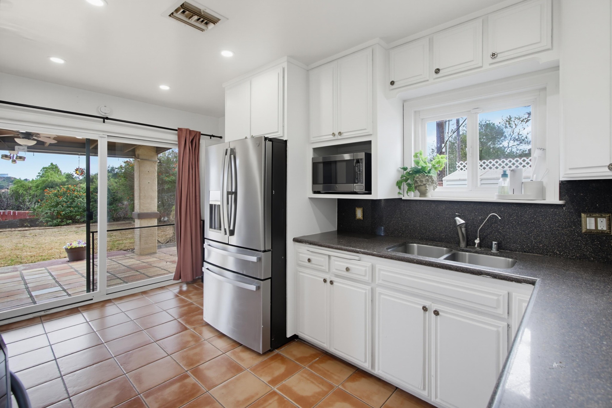 Virtual tour photo 22 of 51 for 321 North Ln