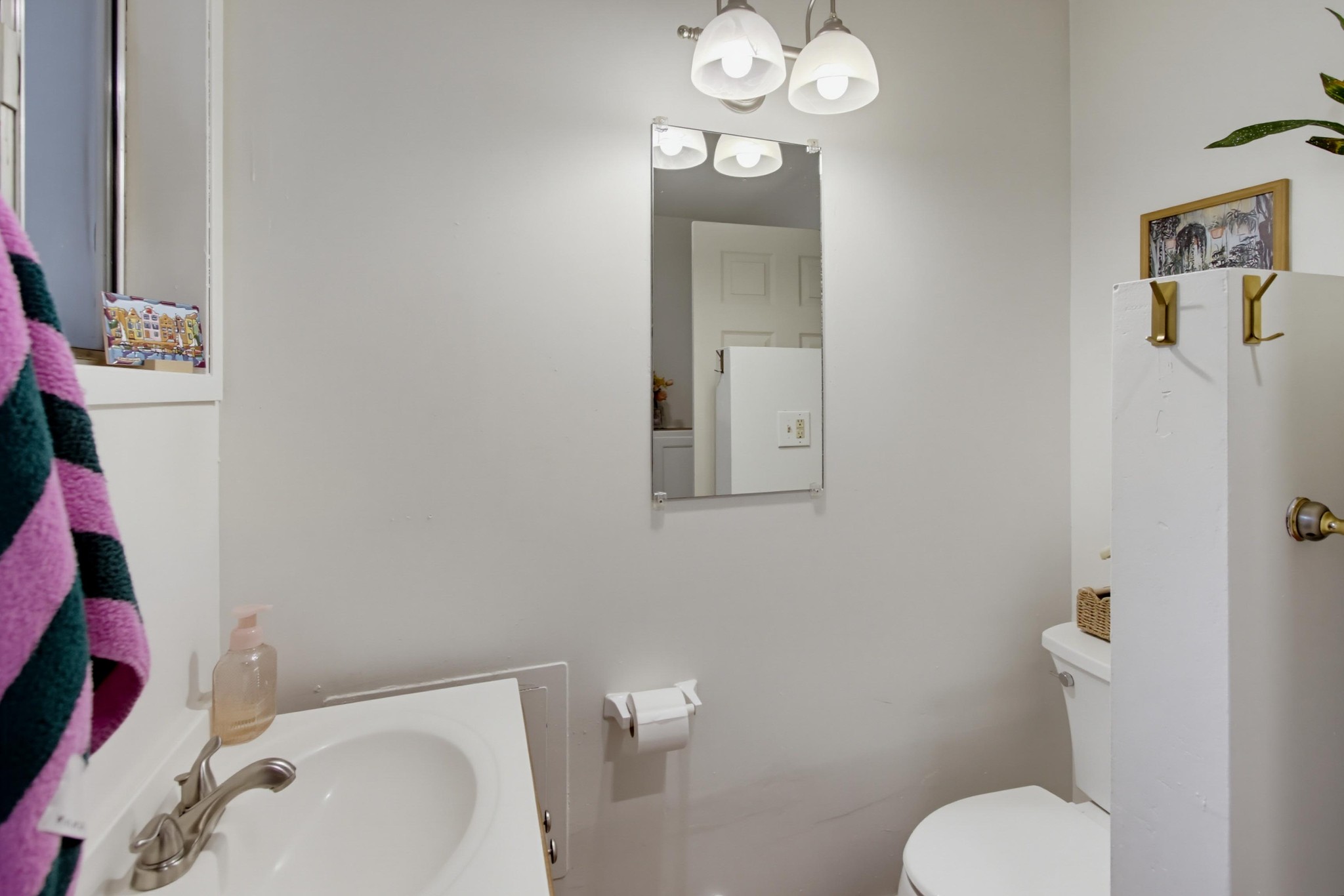 Virtual tour photo 24 of 51 for 321 North Ln