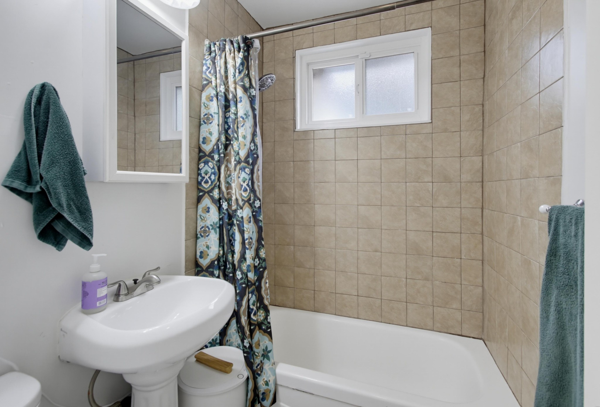 Virtual tour photo 29 of 51 for 321 North Ln