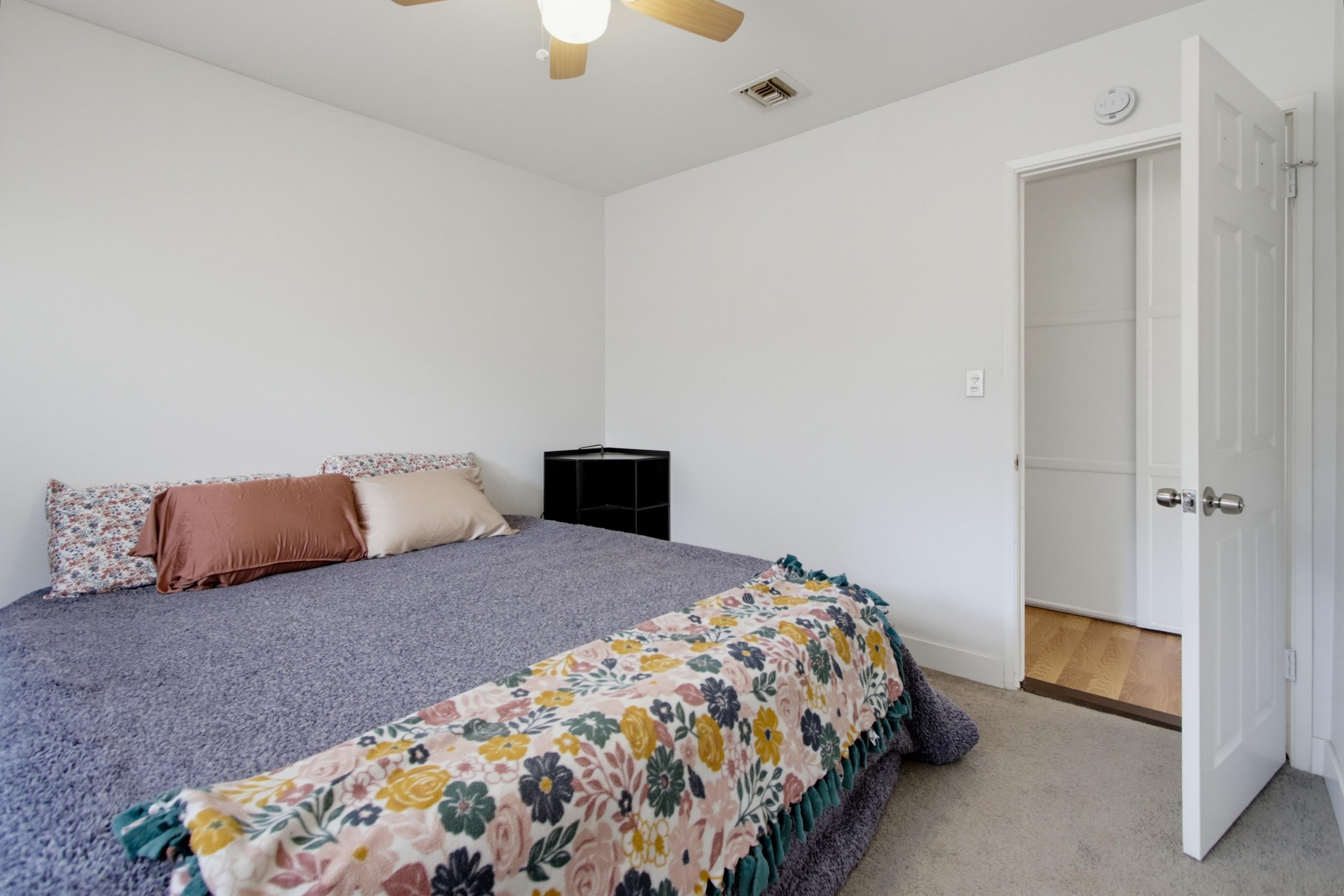 Virtual tour photo 34 of 51 for 321 North Ln