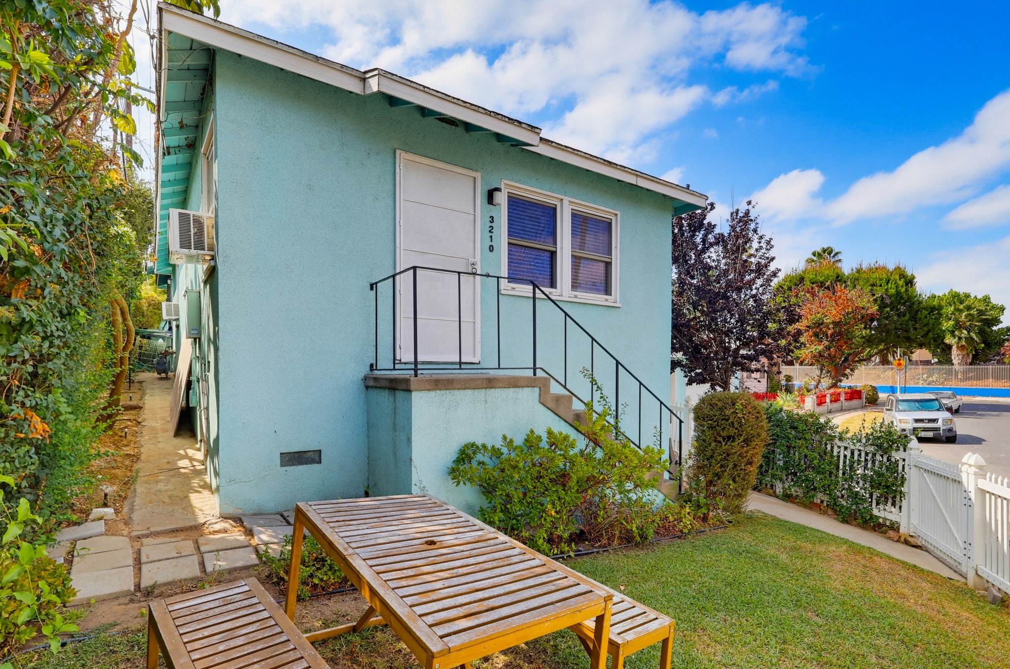 Virtual tour photo 9 of 50 for 3210 Edward Ave