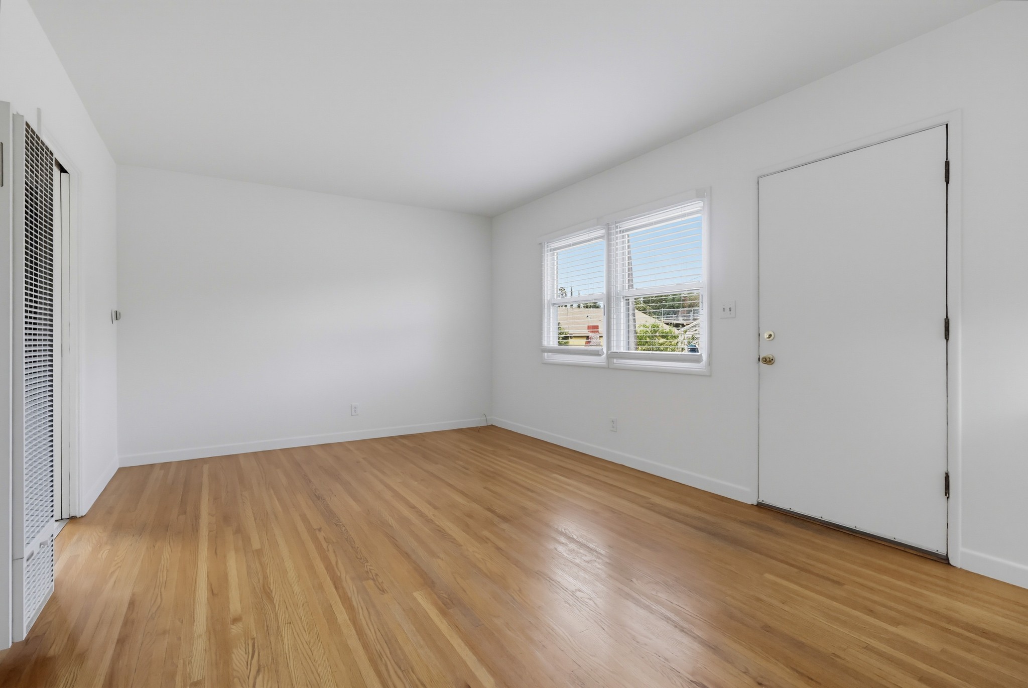 Virtual tour photo 12 of 50 for 3210 Edward Ave