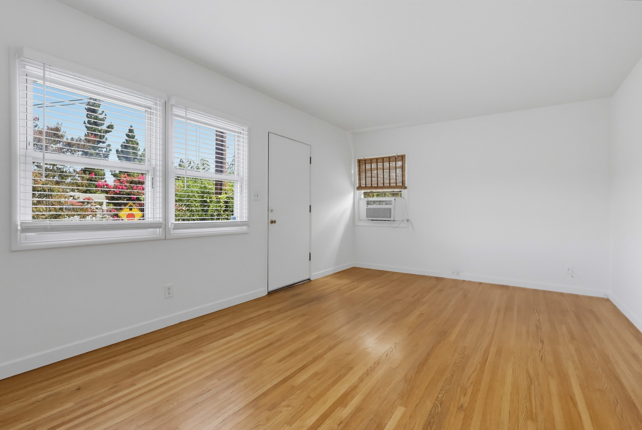 Virtual tour photo 13 of 50 for 3210 Edward Ave