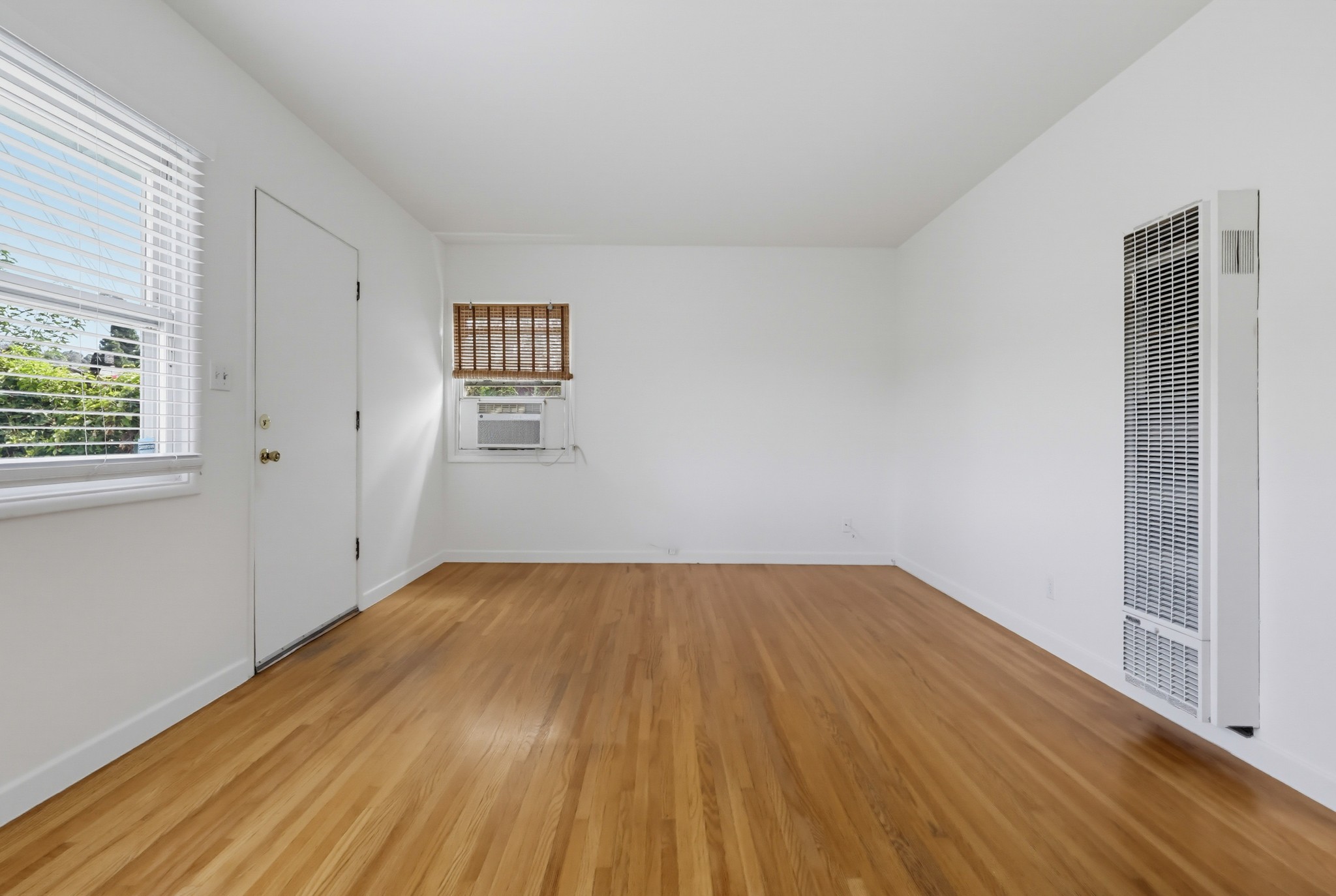 Virtual tour photo 14 of 50 for 3210 Edward Ave