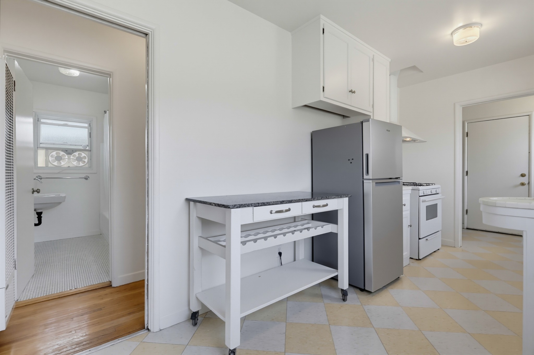 Virtual tour photo 19 of 50 for 3210 Edward Ave