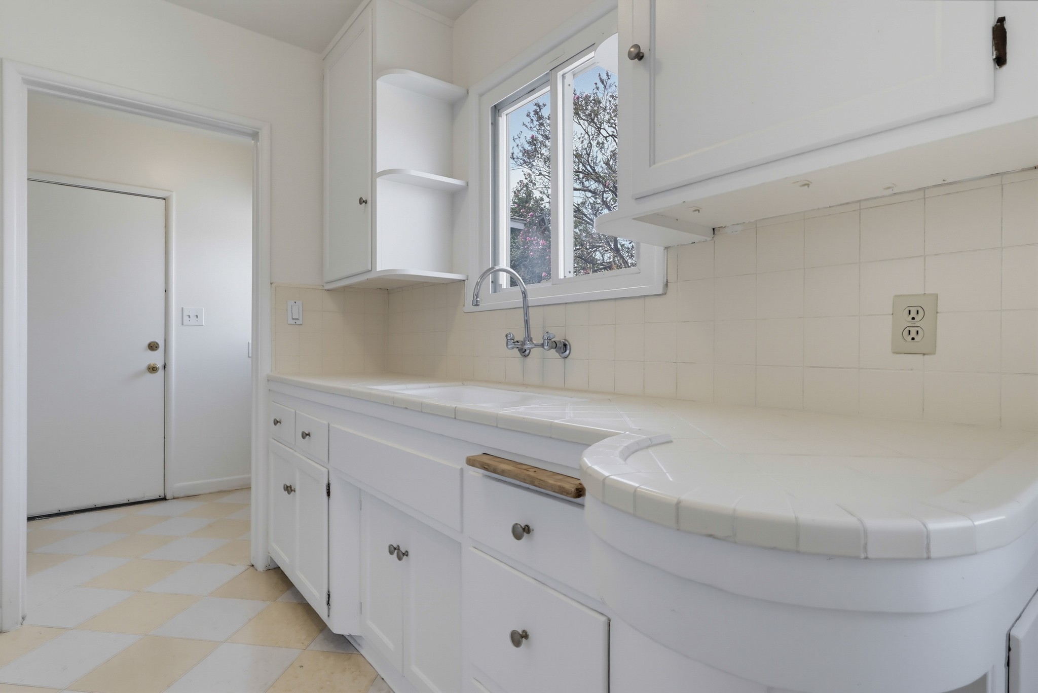 Virtual tour photo 23 of 50 for 3210 Edward Ave