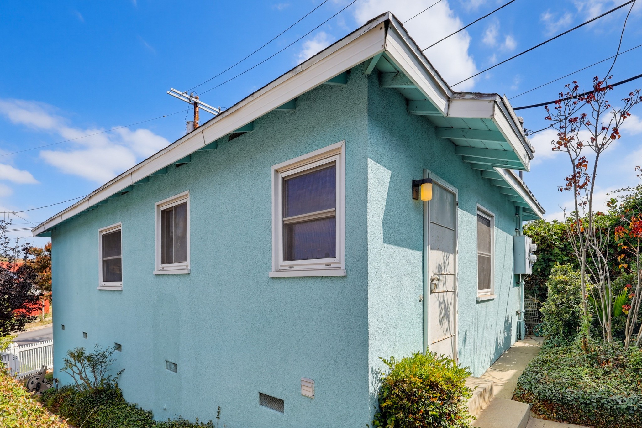 Virtual tour photo 44 of 50 for 3210 Edward Ave