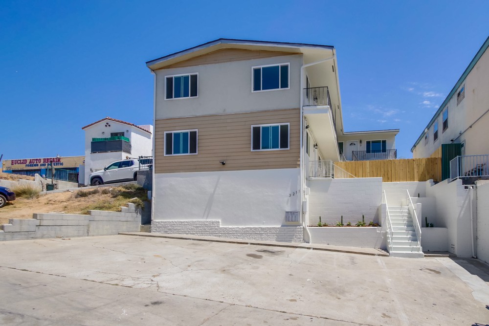 Virtual tour photo 1 of 28 for 3211 Euclid Ave