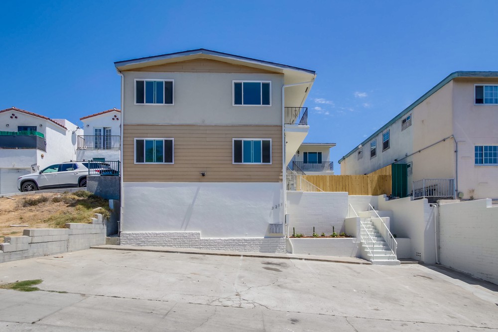 Virtual tour photo 3 of 28 for 3211 Euclid Ave