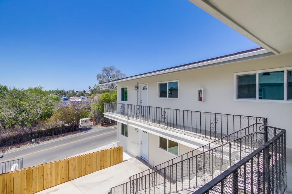 Virtual tour photo 7 of 28 for 3211 Euclid Ave