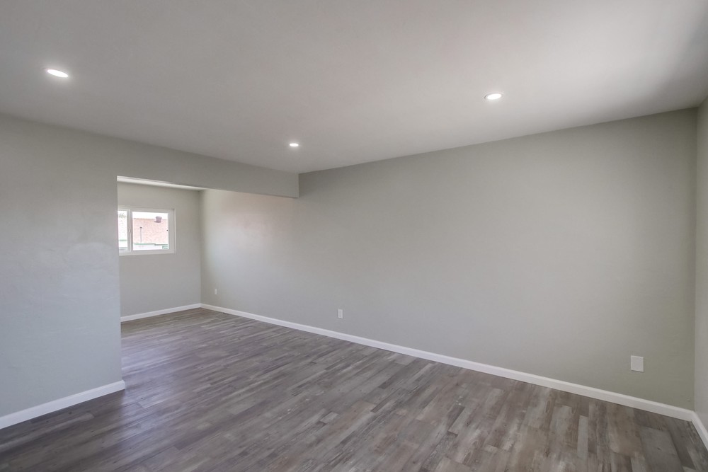 Virtual tour photo 8 of 28 for 3211 Euclid Ave