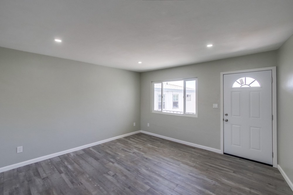 Virtual tour photo 11 of 28 for 3211 Euclid Ave
