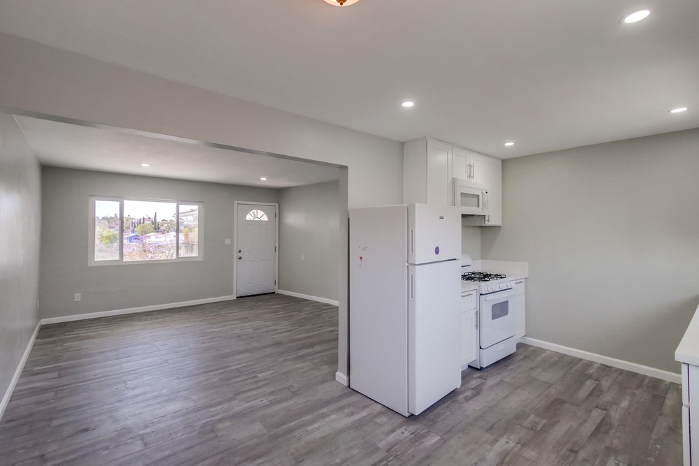 Virtual tour photo 13 of 28 for 3211 Euclid Ave