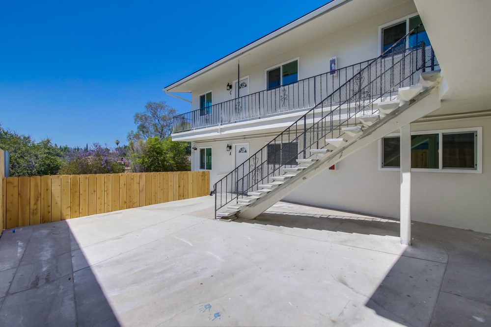 Virtual tour photo 4 of 27 for 3211 Euclid Ave
