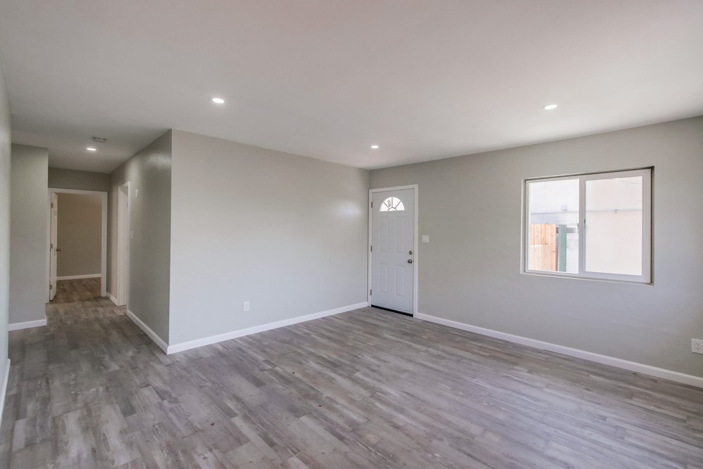 Virtual tour photo 8 of 27 for 3211 Euclid Ave