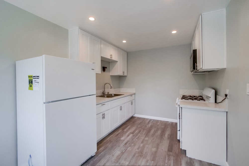 Virtual tour photo 12 of 27 for 3211 Euclid Ave