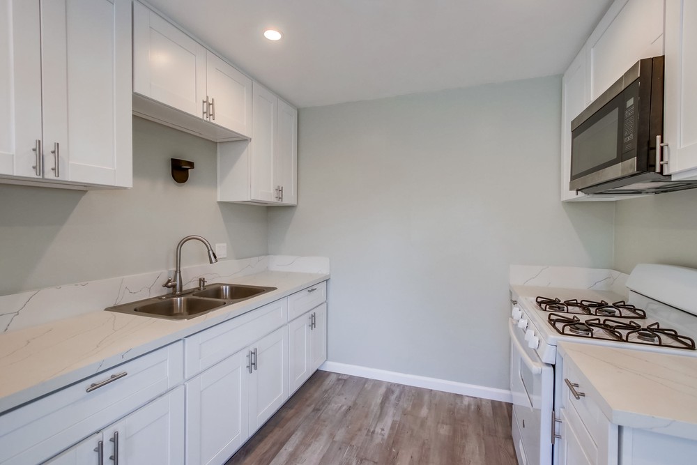Virtual tour photo 13 of 27 for 3211 Euclid Ave
