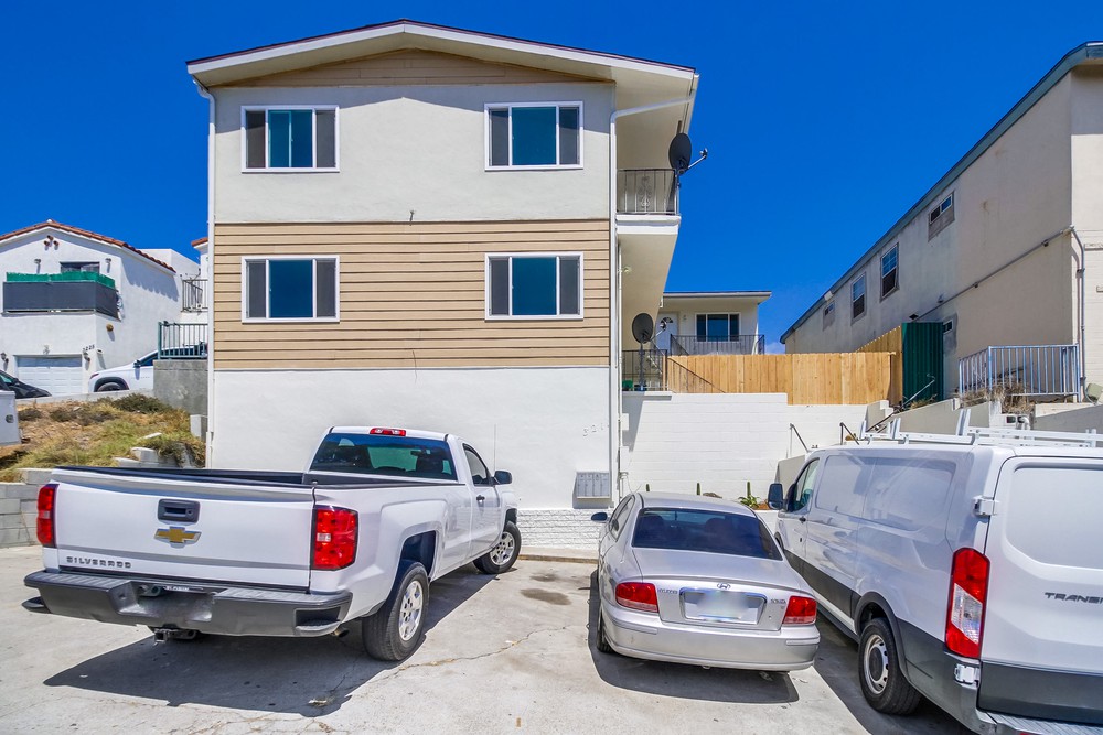 Virtual tour photo 1 of 25 for 3211 Euclid Ave