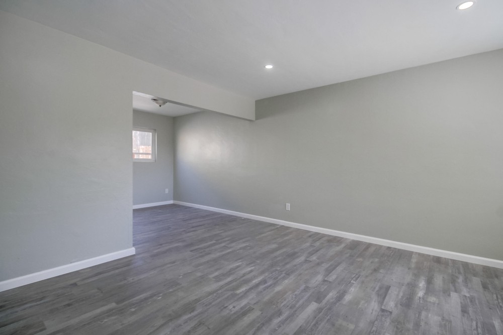 Virtual tour photo 8 of 25 for 3211 Euclid Ave