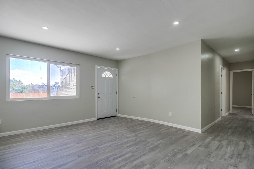 Virtual tour photo 10 of 25 for 3211 Euclid Ave