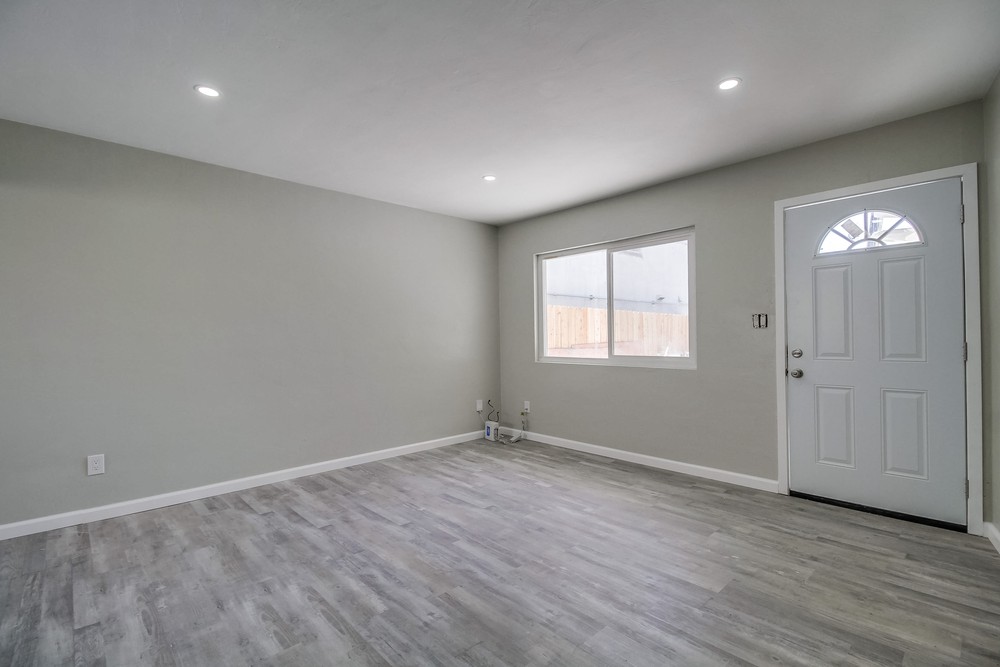 Virtual tour photo 11 of 25 for 3211 Euclid Ave