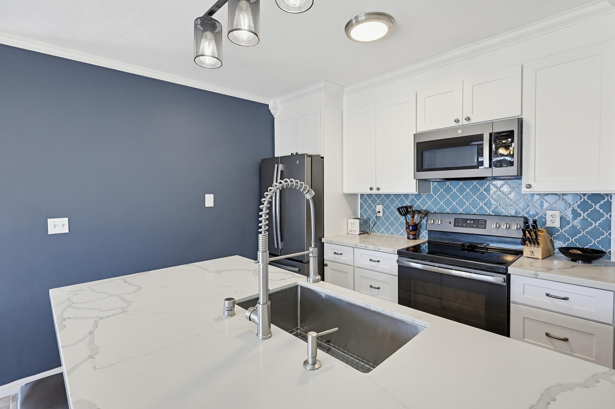 Virtual tour photo 19 of 57 for 3211 Midway Dr UNIT 304