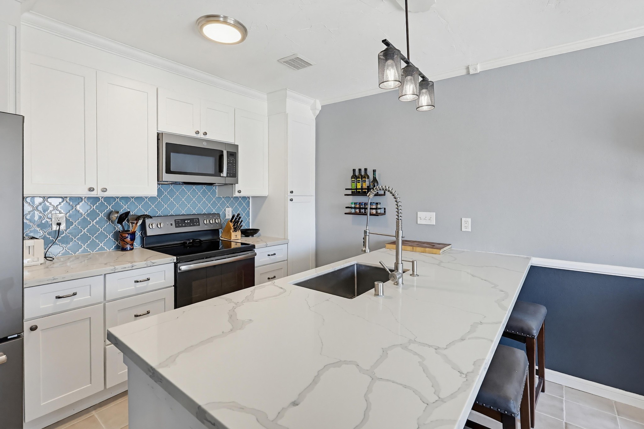Virtual tour photo 20 of 57 for 3211 Midway Dr UNIT 304