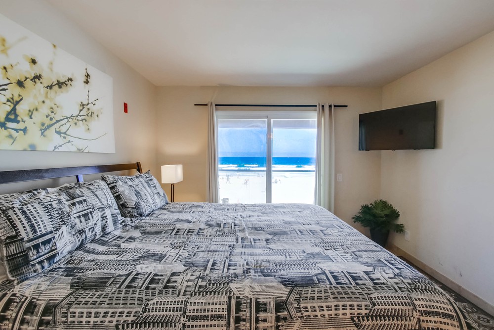 Virtual tour photo 17 of 45 for 3211 Ocean Front Walk