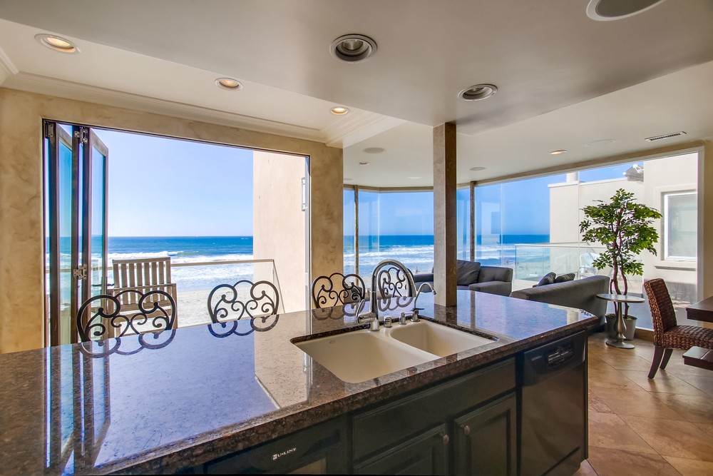 Virtual tour photo 26 of 75 for 3213 Ocean Front Walk