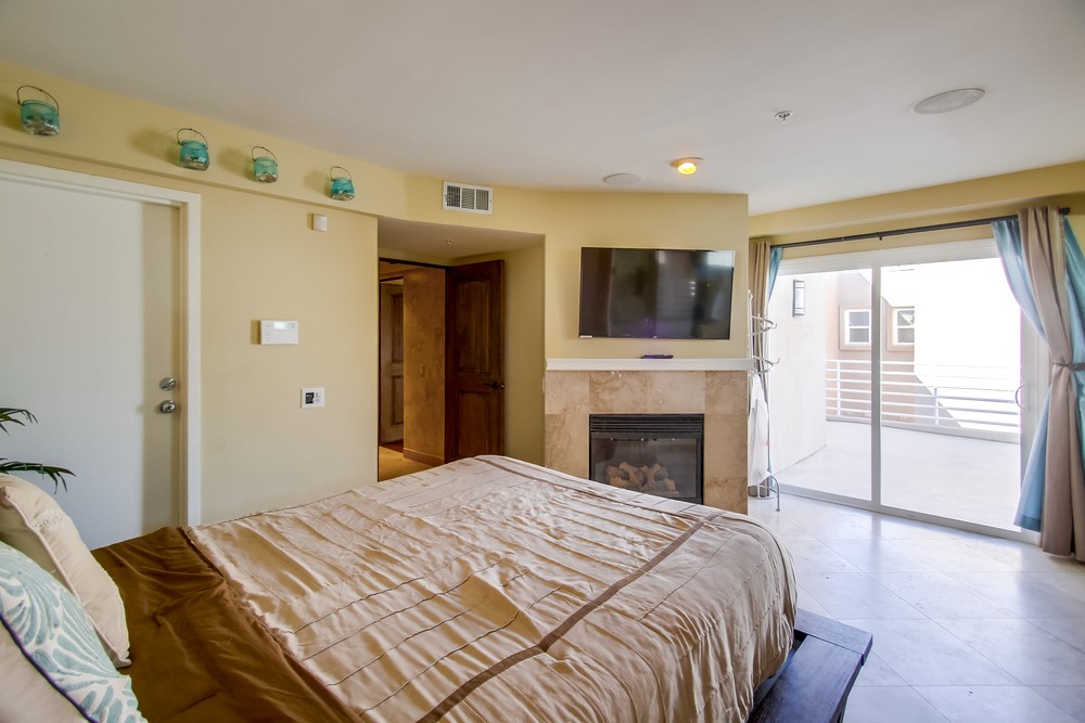 Virtual tour photo 35 of 75 for 3213 Ocean Front Walk