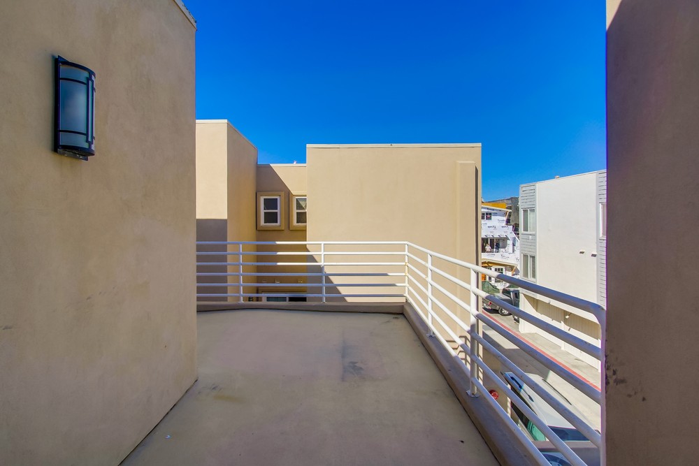 Virtual tour photo 37 of 75 for 3213 Ocean Front Walk