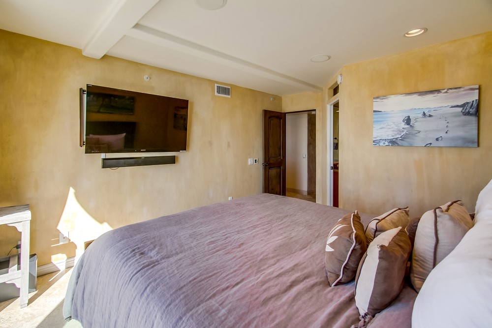 Virtual tour photo 47 of 75 for 3213 Ocean Front Walk