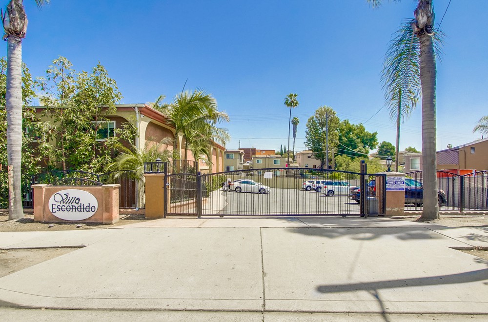 Virtual tour photo 1 of 49 for 3215 44th St UNIT 20