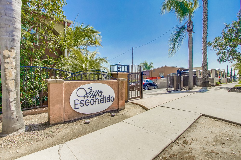 Virtual tour photo 3 of 49 for 3215 44th St UNIT 20
