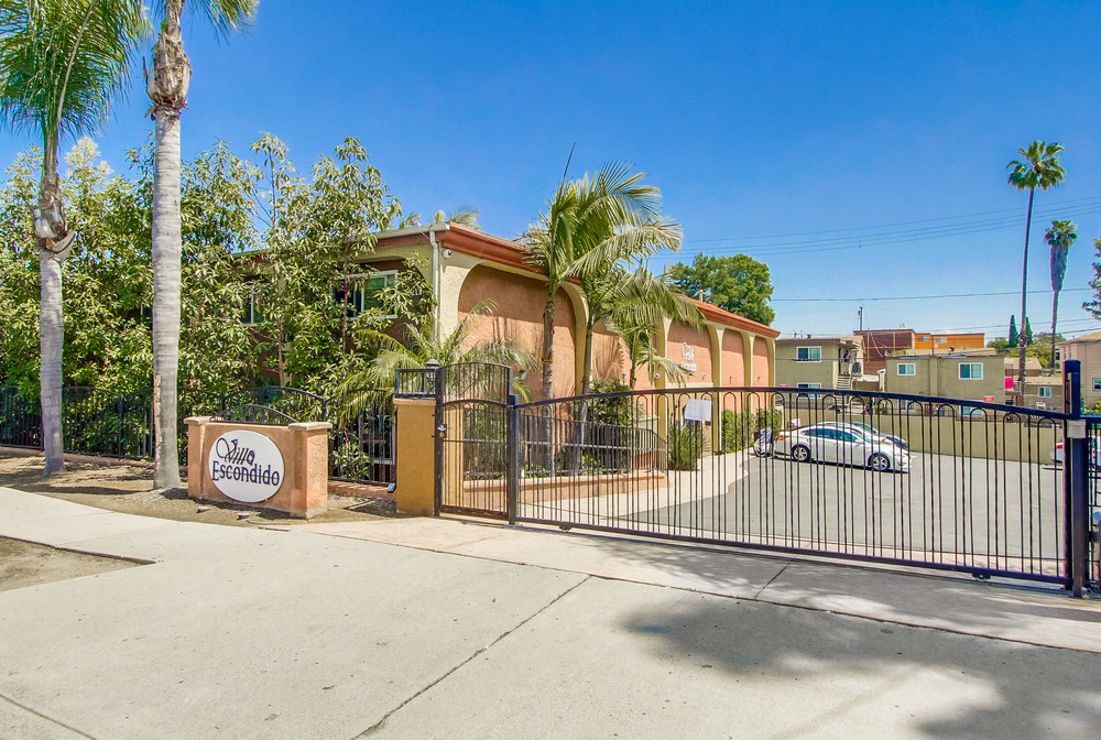 Virtual tour photo 5 of 49 for 3215 44th St UNIT 20