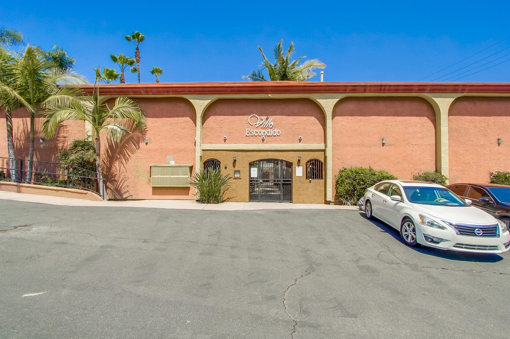 Virtual tour photo 8 of 49 for 3215 44th St UNIT 20