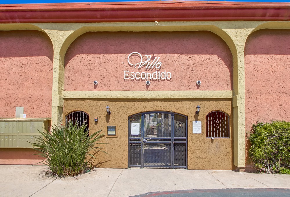 Virtual tour photo 10 of 49 for 3215 44th St UNIT 20
