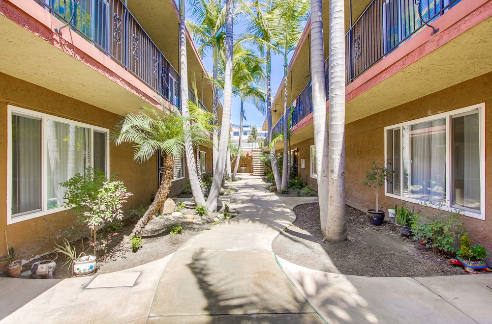 Virtual tour photo 12 of 49 for 3215 44th St UNIT 20
