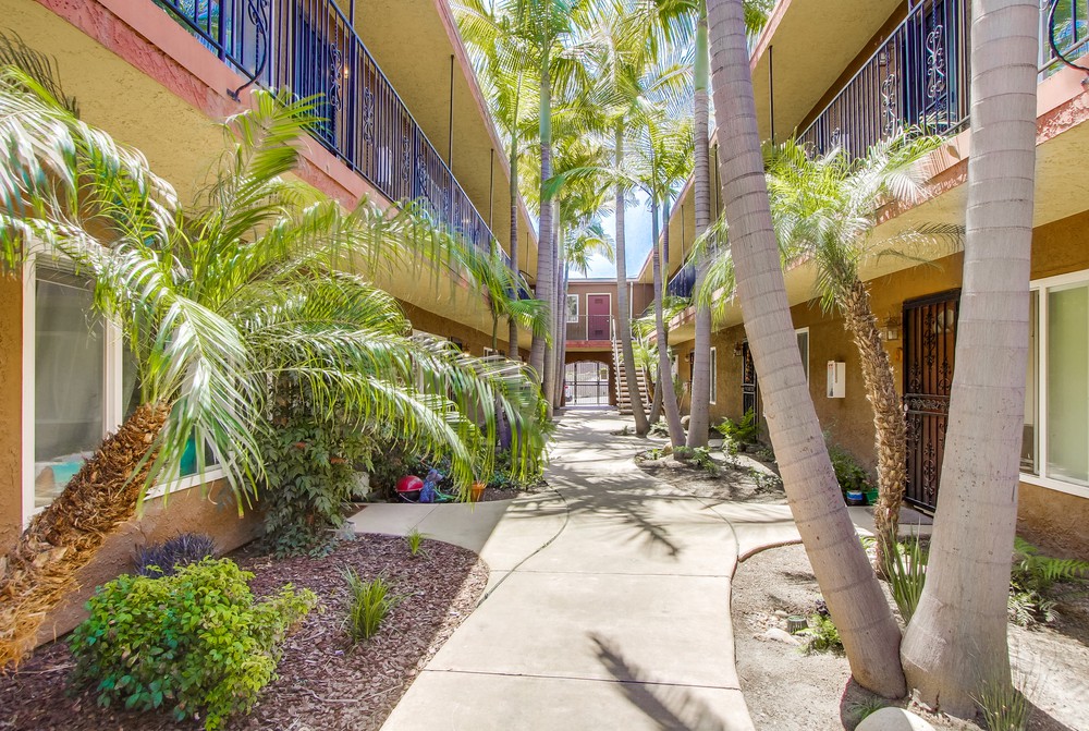 Virtual tour photo 13 of 49 for 3215 44th St UNIT 20