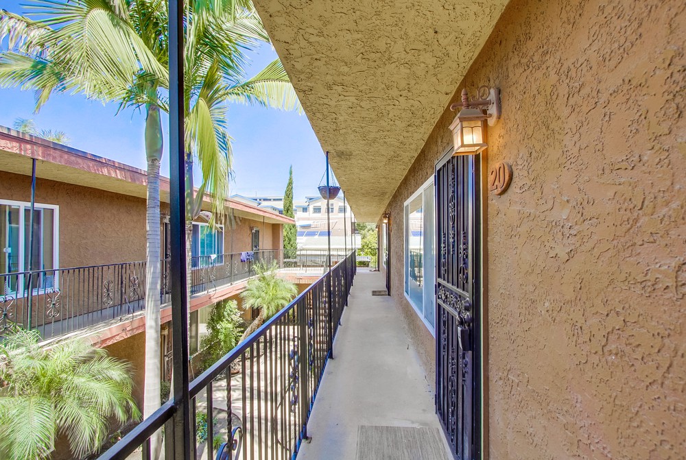 Virtual tour photo 14 of 49 for 3215 44th St UNIT 20