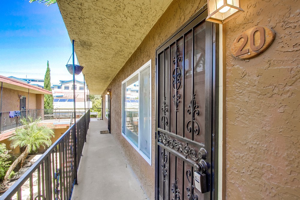 Virtual tour photo 16 of 49 for 3215 44th St UNIT 20