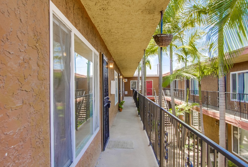 Virtual tour photo 18 of 49 for 3215 44th St UNIT 20