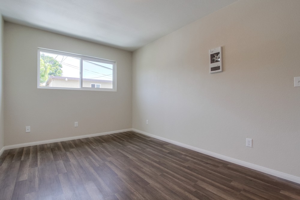 Virtual tour photo 37 of 49 for 3215 44th St UNIT 20