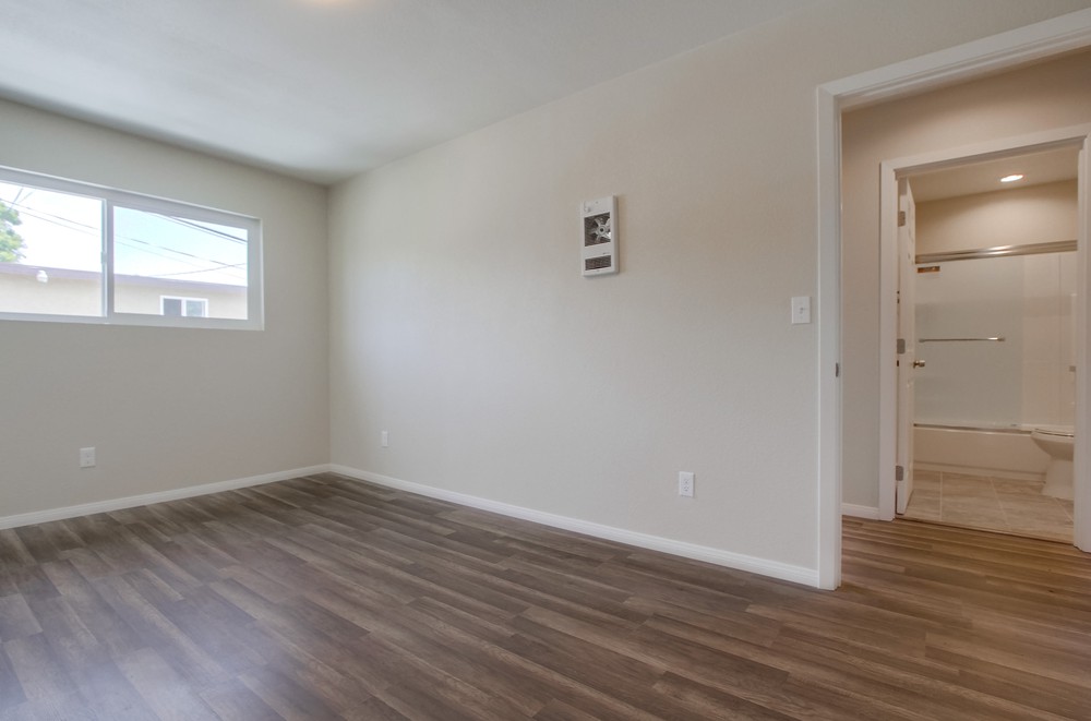 Virtual tour photo 38 of 49 for 3215 44th St UNIT 20