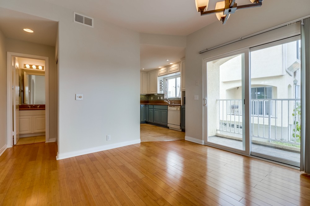 Virtual tour photo 12 of 39 for 3215 Governor Dr