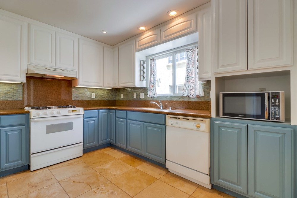 Virtual tour photo 16 of 39 for 3215 Governor Dr